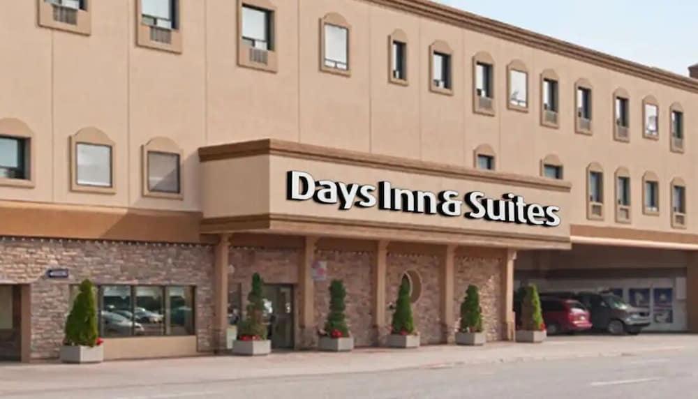 Days Inn & Suites By Wyndham Sault Ste. Marie On Exterior foto