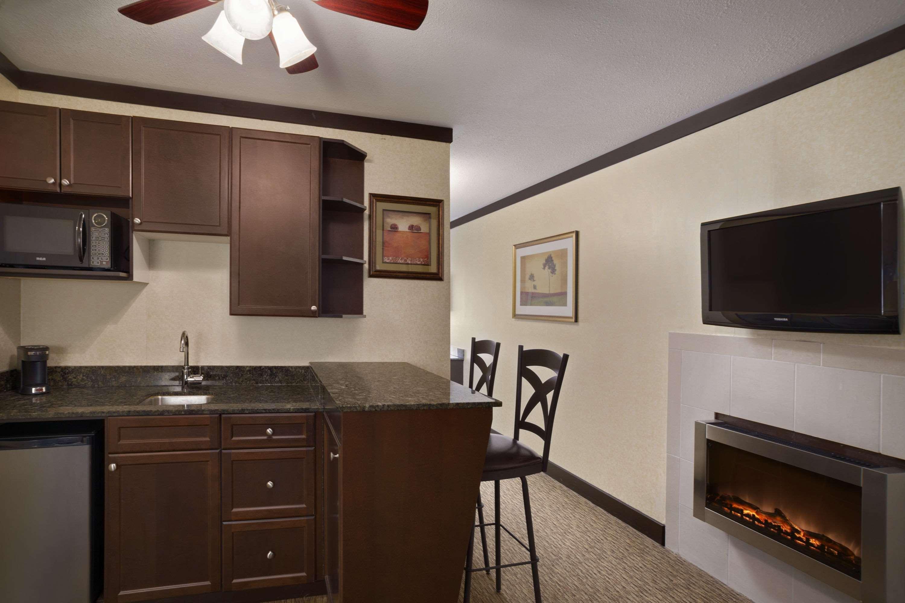 Days Inn & Suites By Wyndham Sault Ste. Marie On Exterior foto